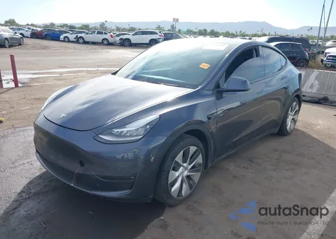 2021 Tesla Model Y Long Range Dual Motor All-Wheel Drive z USA, uszkodzony, nr VIN 5YJYGDEE9MF253531